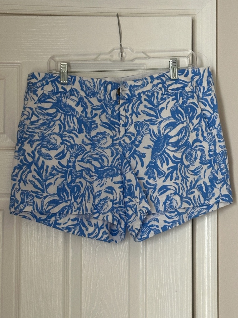 Excellent Lilly Pulitzer Callahan Cotton Shorts Blue White Lobster, size 12